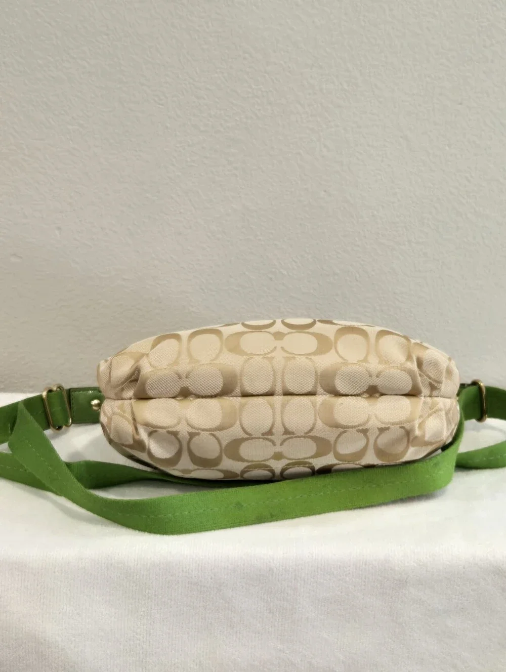 Coach crossbody beige